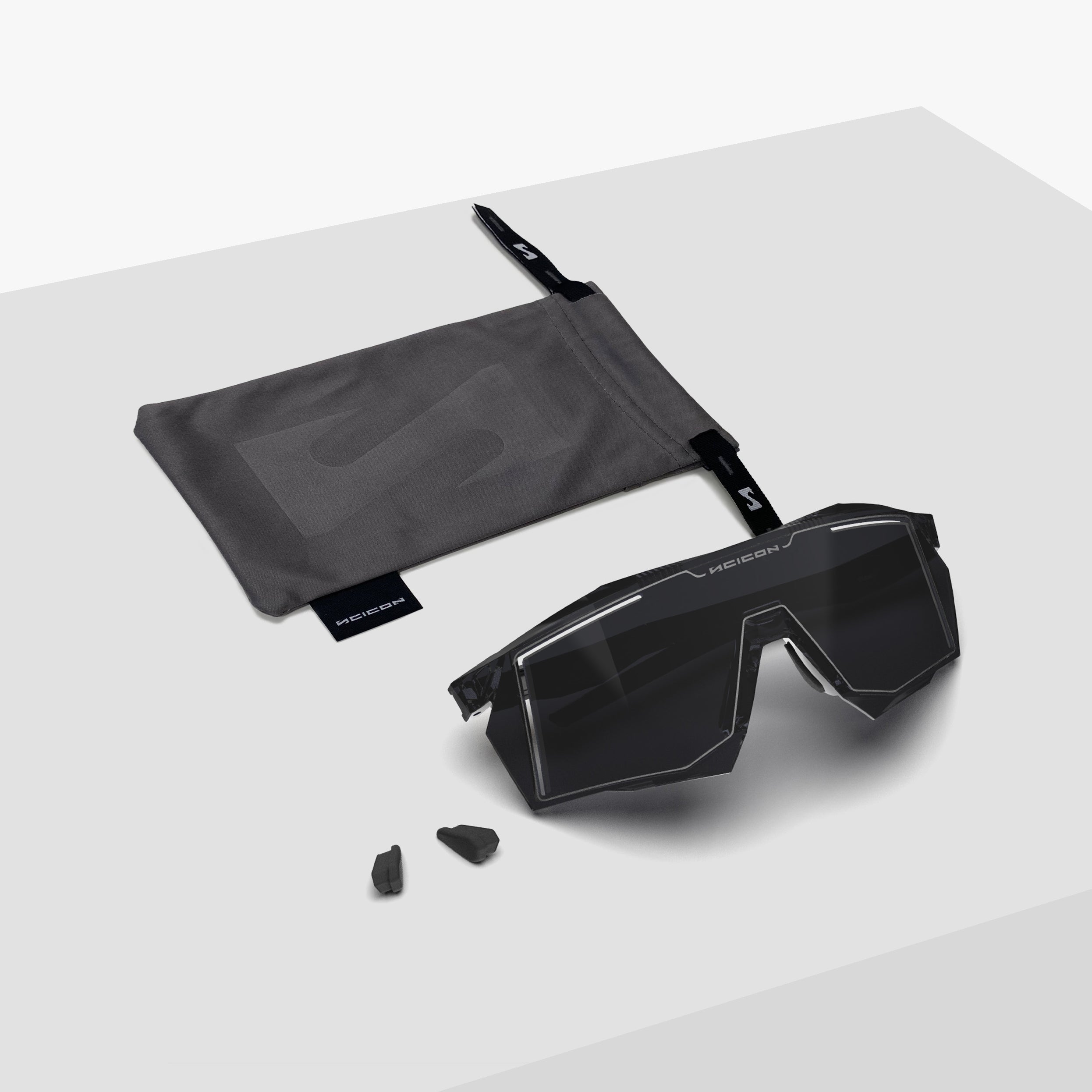 Aerostorm Smoke Black box