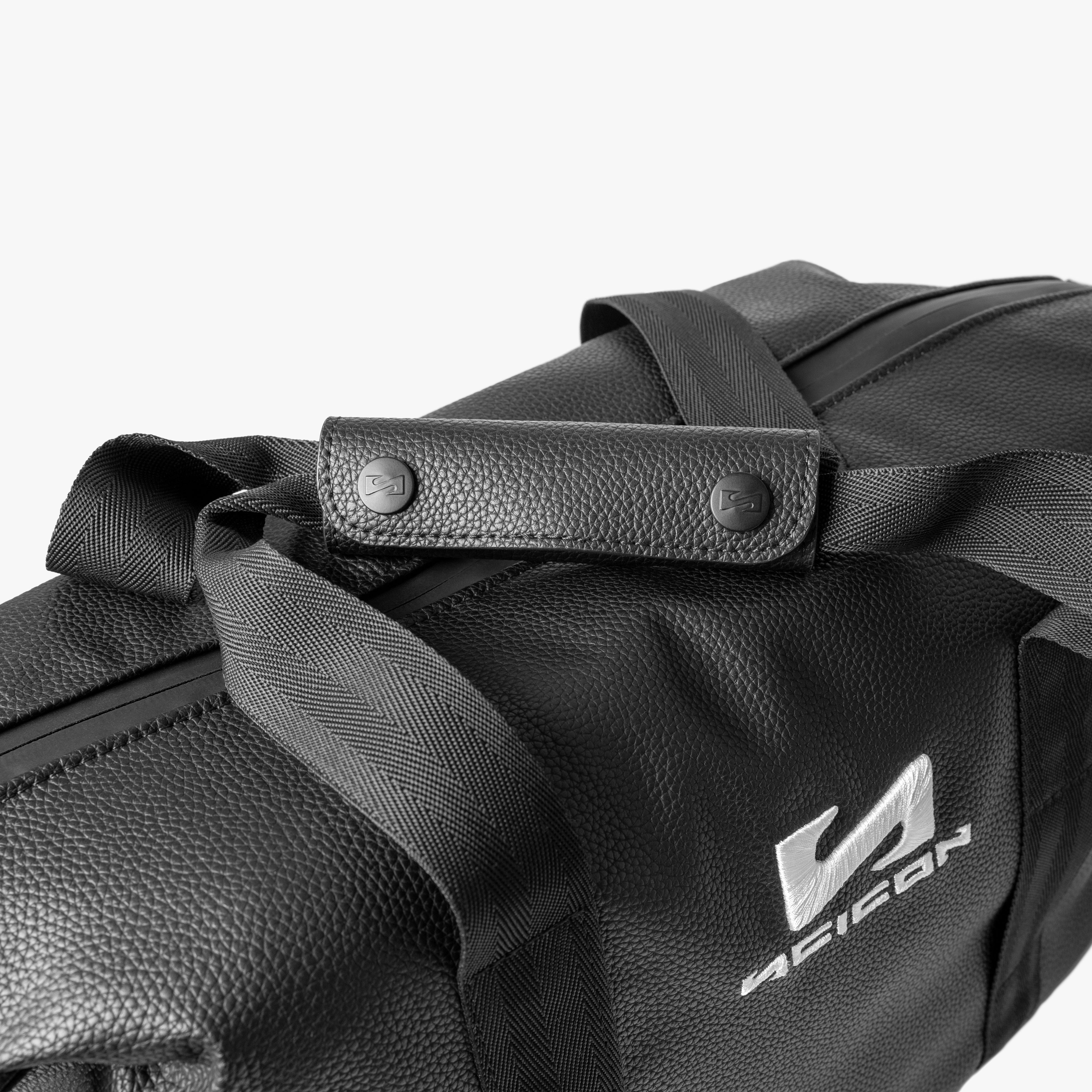 BOLSA WEEKENDER 18L - CUIR VÉGAN SYNERSKIN™