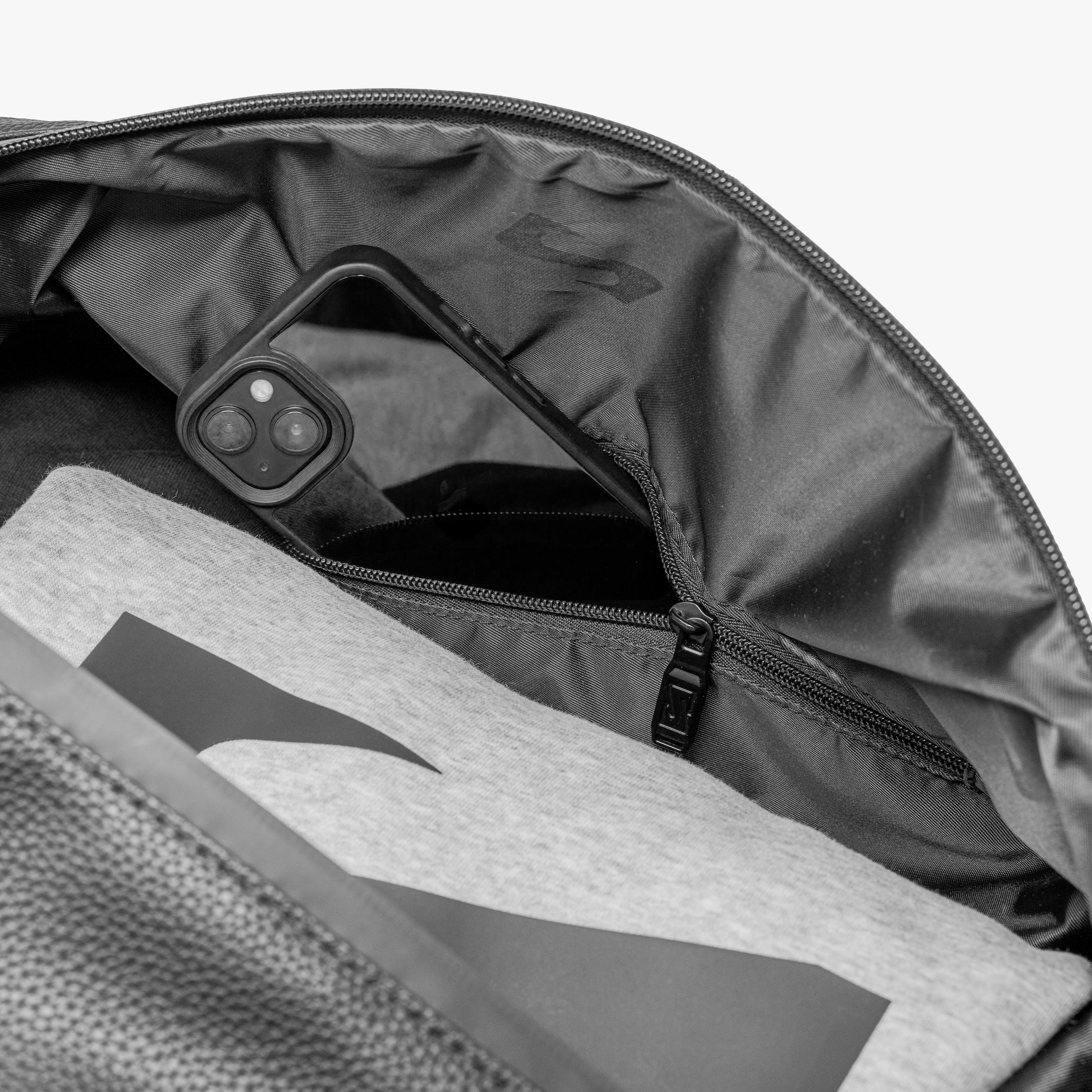 BOLSA WEEKENDER 18L - CUIR VÉGAN SYNERSKIN™