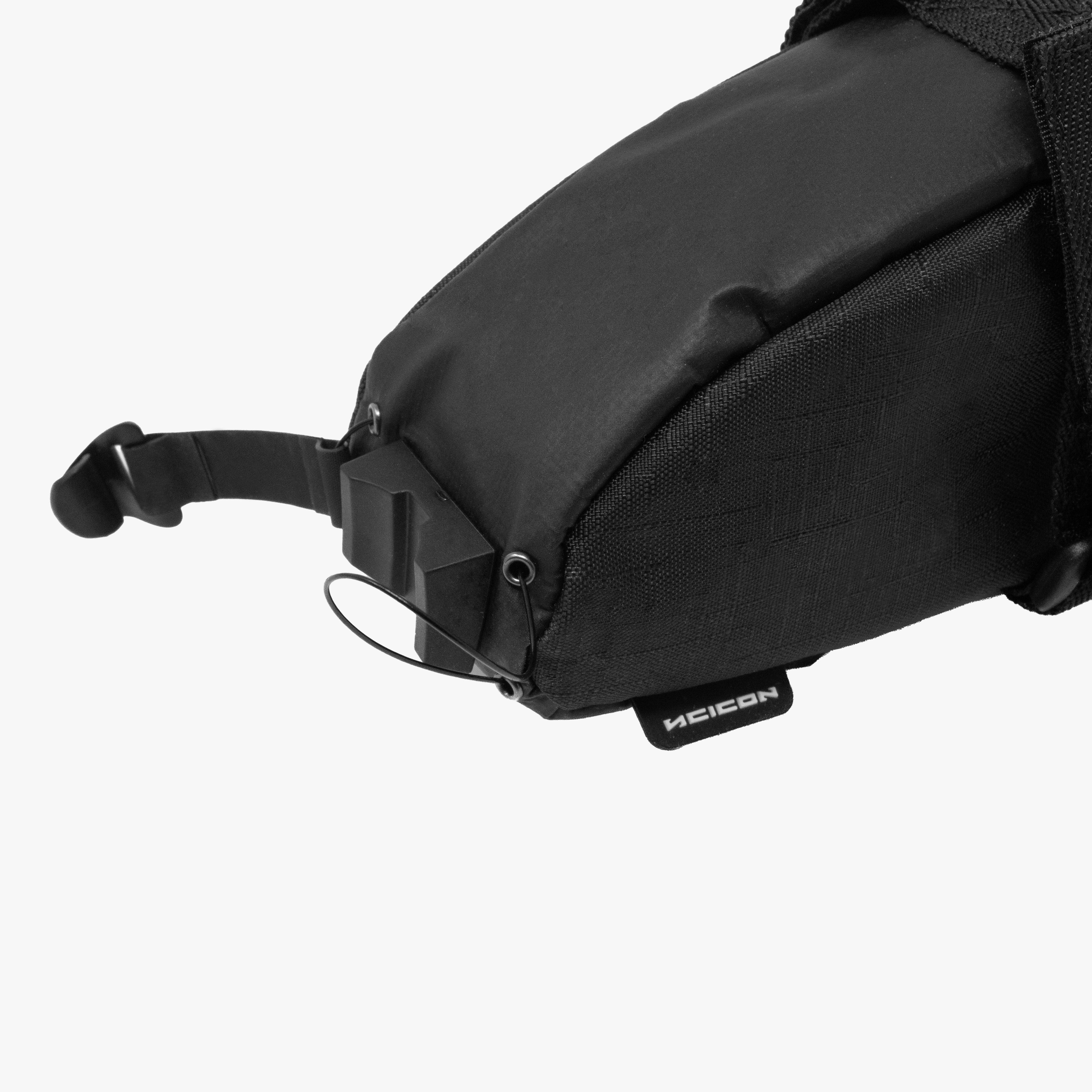 Saddlebag 098 with Taillight detail open